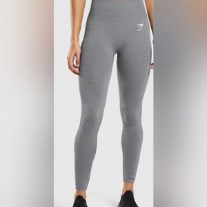 Gym shark leggings